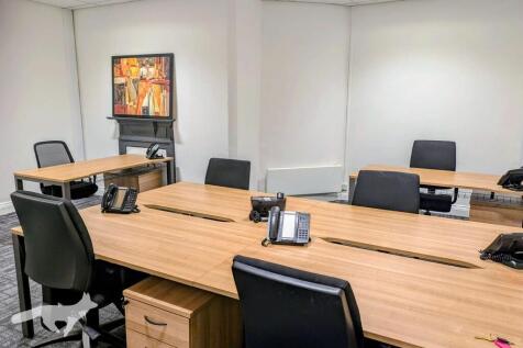 Office: > 6 desks
