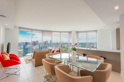 Fantastic 3 Bedroom apartment, with indicative aspect and views of North London is located in East Tower of the brand new development - Hoola.
