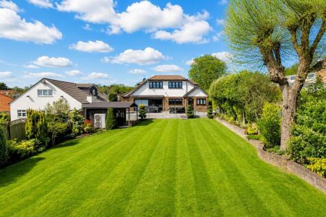 REAR GARDEN.jpg