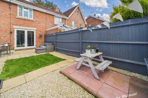 CAM02773G0-PR0353-STILL022