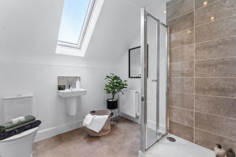 Bathroom - Grantham