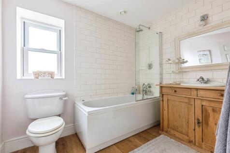 Ensuite To Bedroom 2