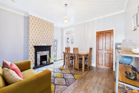 CAM05192G0-PR0144-STILL008