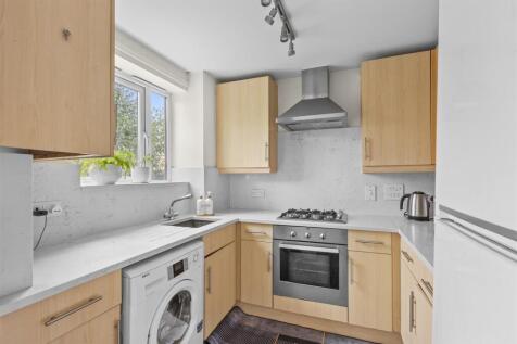 46 Windrush Drive, HP13 7TR-1.jpg