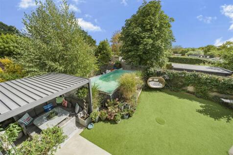 Oak Cottage, 14a Meadow Way, Maidenhead, SL6 2PE23
