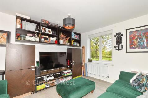 Lounge/ Diner/ Kitchen