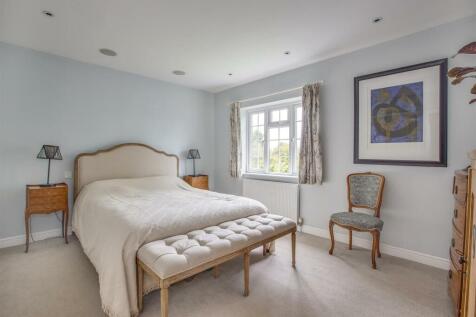 33 Hampden Road, HP13 6SZ-5.jpg