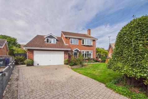 4 Bedroom Detached House - For Sale