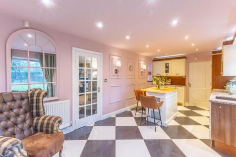 KITCHEN / DINER