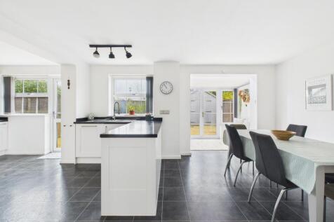 10. CAM04922G0-PR0087-STILL011