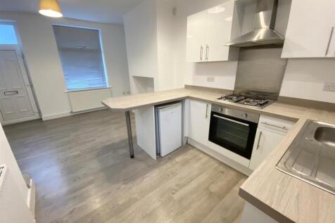 KITCHEN AREA 1.jpg