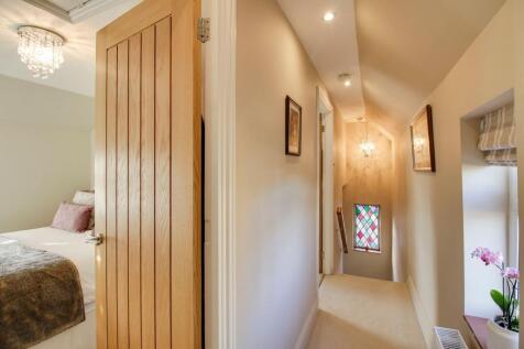 Landing / Dressing Area