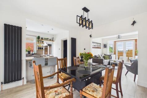 Dining Room to Sitting Room