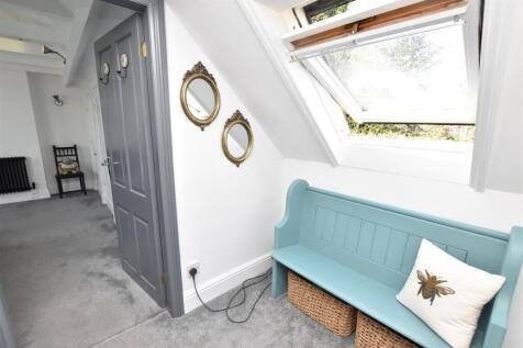 MASTER BEDROOM SUITE