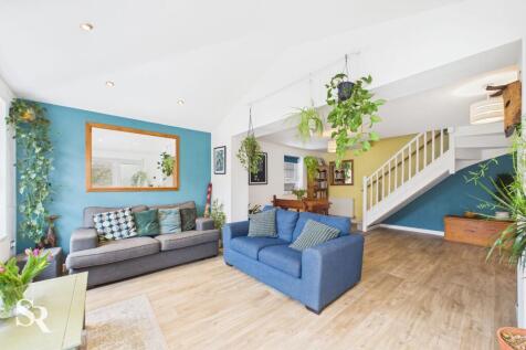 Open Plan Living & Dining Area
