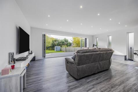 31 Lovedean Lane, Waterlooville-PorticoMarketing-S