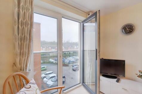 8535934-interior17 (Medium).JPG