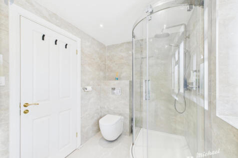 CAM03218G0-PR0634-STILL013