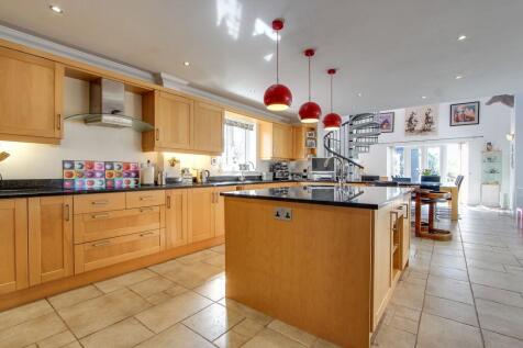 Open Plan Family Room/Kitchen