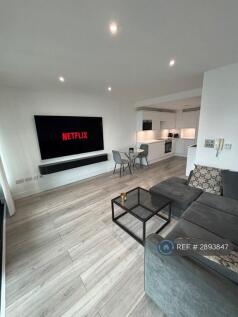 Newly Renovated 1 Bed Apartment in Beetham Tower including bills, Central Manchester Newly renovated 1 bedroom apartment in Beetham Tower, right in the heart of Manchester city centre. Ideally sui...