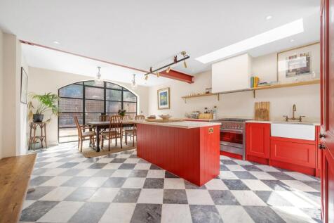Kitchen.JPG