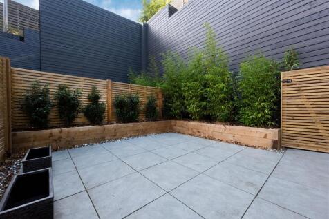 Flat 3 garden.jpg