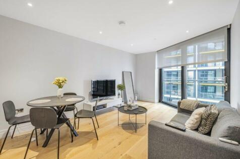VIRTUAL TOUR AVAILABLE Sanders Property are pleased to bring to the market this lovely one bedroom flat located on the 8th floor in the Riverlight development overlooking the River Thames.