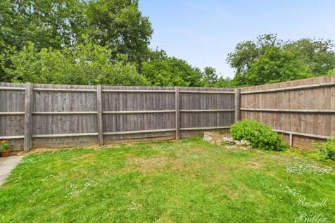 CAM02127G0-PR0304-STILL011