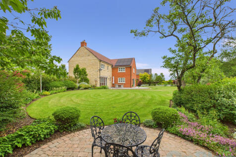 CAM04024G0-PR0028-STILL023