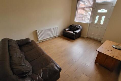 5 Bedroom Semi-Detached in M14 6YA