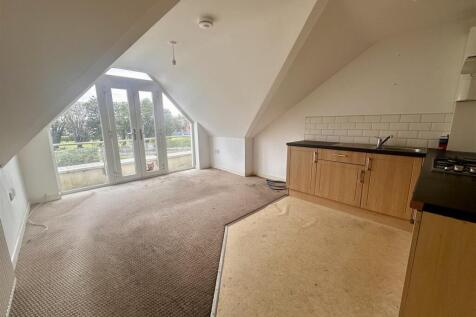 Lounge/Kitchen