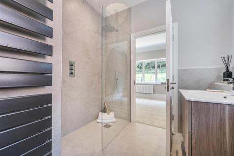 Bedroom 1 En-Suite.jpg