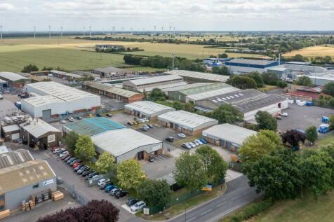 Warehouse to rent in thorne