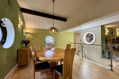 OPEN DINING AREA