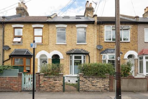 Chestnut Avenue, E7