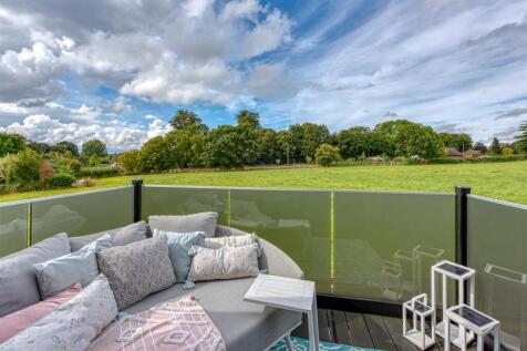 34 Post Office Road-bed1 balcony.jpg