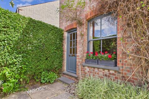 CAM02545G0-PR0475-STILL030