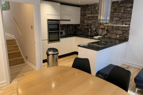 kitchen / dining room