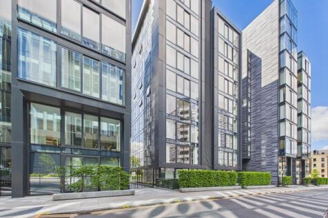 **Available NOW** Spacious, contemporary & beautifully presented 1 bedroom FURNISHED property in the popular Simpson Loan development in the heart of Edinburgh.