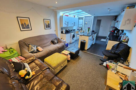 6 Bedroom Terraced in B29 6DR