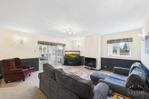 LOUNGE/DINING ROOM - Lounge Area