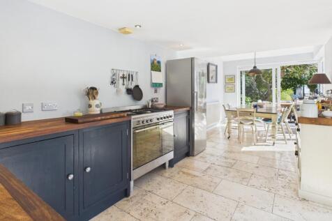 CAM02545G0-PR0475-STILL017