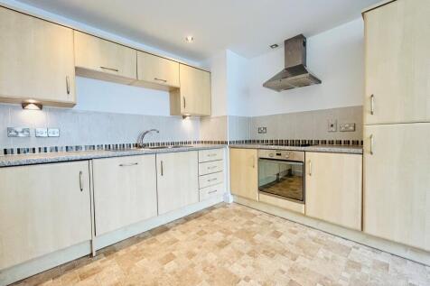 Kitchen Area: