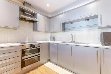 Kitchen 2.jpg