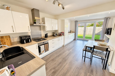 Kitchen-Diner with Garden Views.png