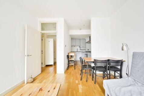 1 bed, 1 bath Flat in london - Photo 4