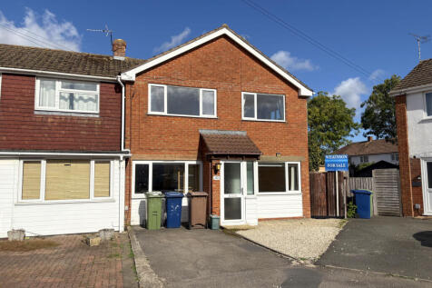 3 Bedroom End Terrace House for Sale