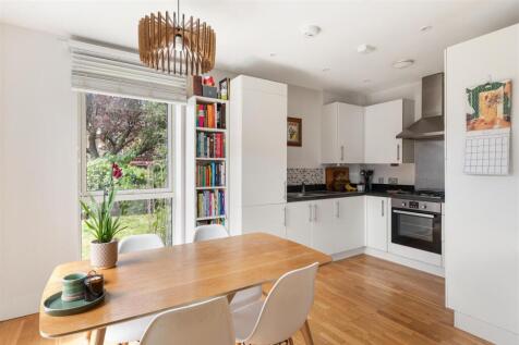 Starley Close, E17