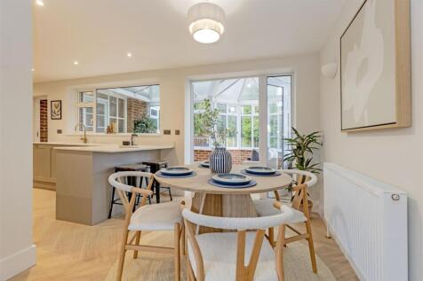 Impressive Dining Kitchen