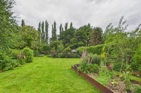 CAM03674G0-PR0527-STILL019